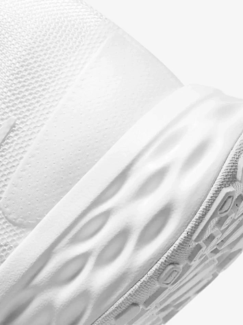 Nike Кроссовки мужские REVOLUTION 6